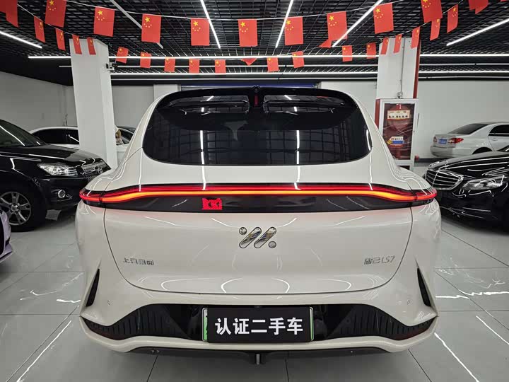 IM motors LS7 2023 2023款 100kWh Pro四驱版