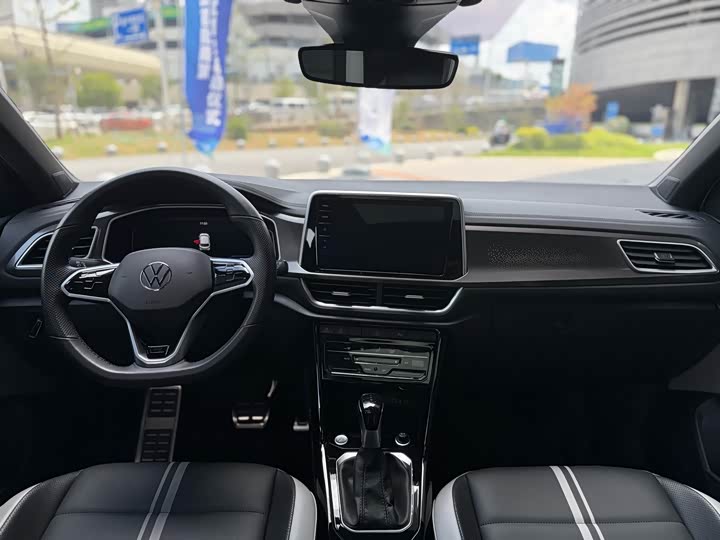 Volkswagen T-Roc 2023 2023款 300TSI DSG两驱辰光版