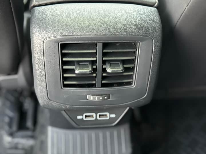 Volkswagen T-Roc 2023 2023款 300TSI DSG两驱辰光版