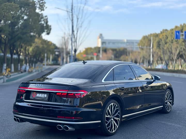 Audi S8 2022 2022款 S8L 4.0TFSI quattro 典藏版