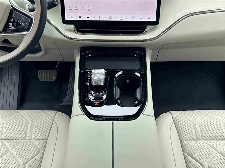 Volvo EM90 2025 2025款 Ultra 六座