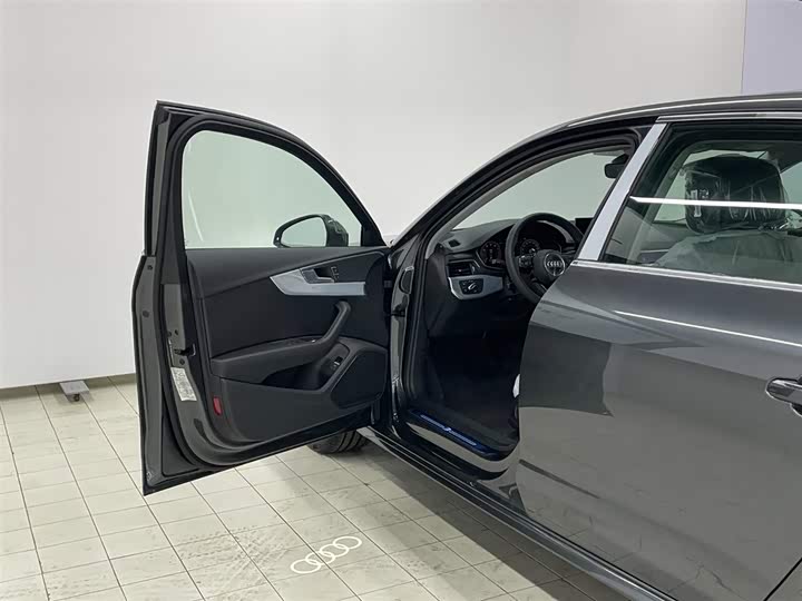 Audi A4L 2024 2024款 40 TFSI 时尚动感型