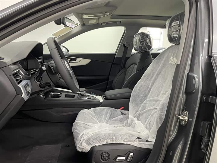 Audi A4L 2024 2024款 40 TFSI 时尚动感型