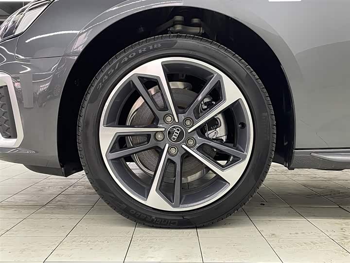 Audi A4L 2024 2024款 40 TFSI 时尚动感型