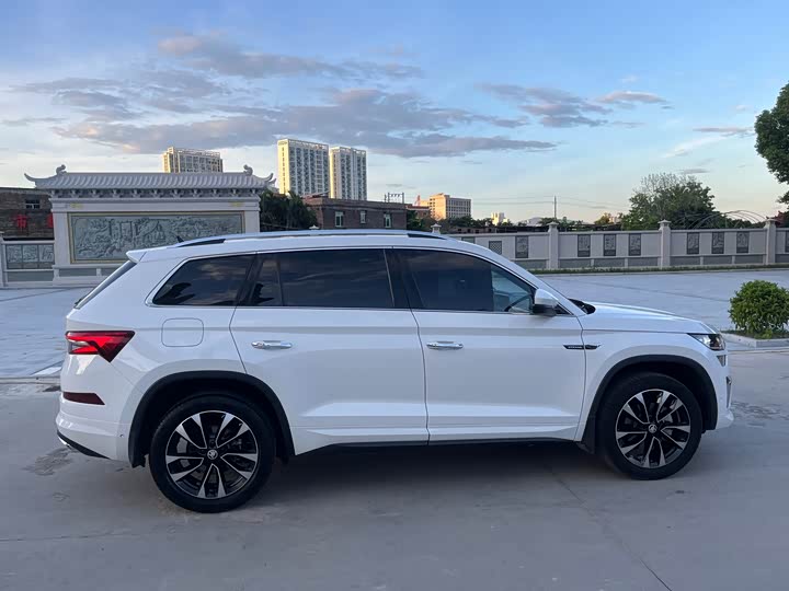 Skoda Kodiaq 2022 2022款 TSI330 7座两驱奢享版