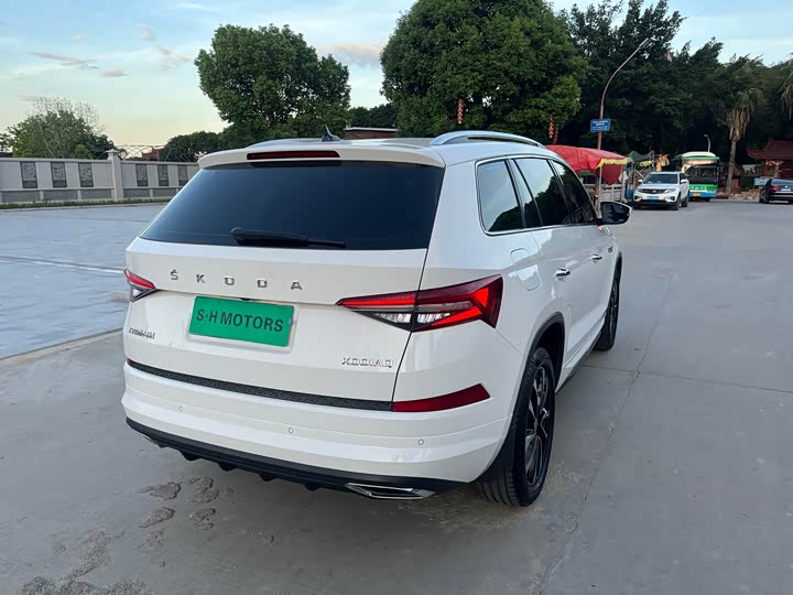 Skoda Kodiaq 2022 2022款 TSI330 7座两驱奢享版