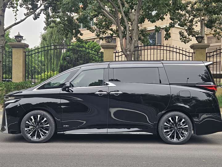 Toyota Vellfire 2024 2024款 皇冠 双擎 2.5L 至尊行政版