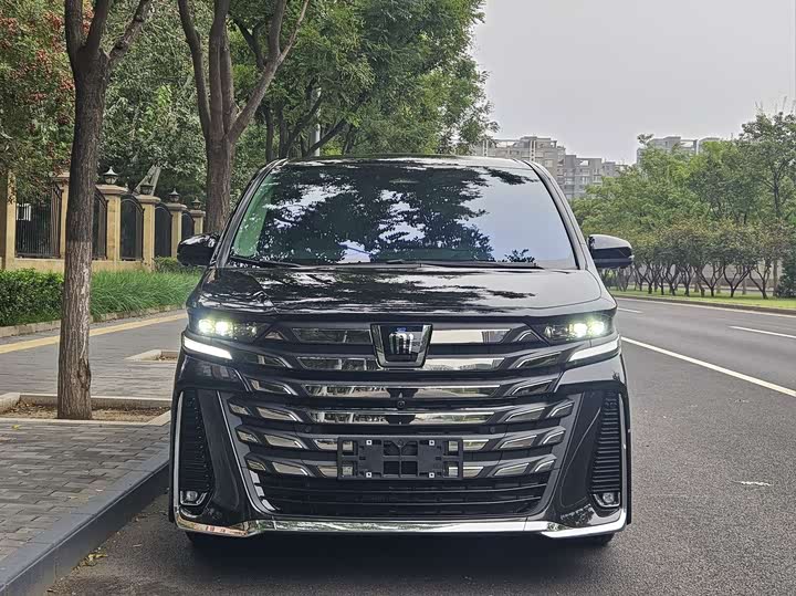 Toyota Vellfire 2024 2024款 皇冠 双擎 2.5L 至尊行政版