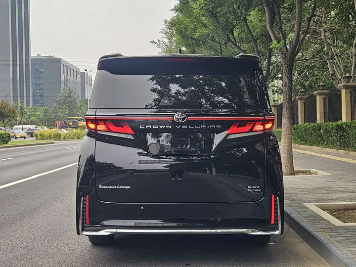 Toyota Vellfire 2024 2024款 皇冠 双擎 2.5L 至尊行政版