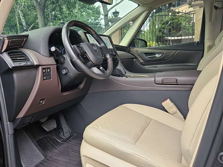 Toyota Vellfire 2024 2024款 皇冠 双擎 2.5L 至尊行政版