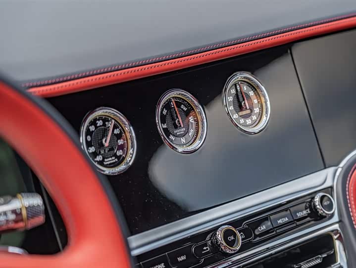 Bentley Flying Spur 2024 2024款 4.0T V8 雅度版