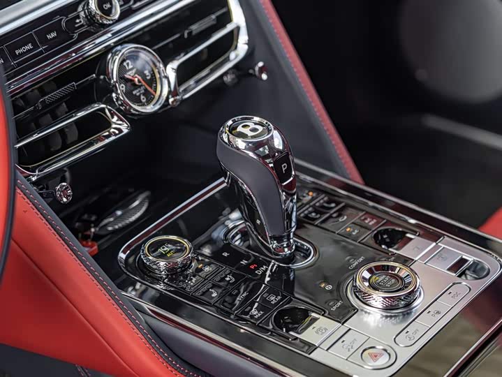 Bentley Flying Spur 2024 2024款 4.0T V8 雅度版