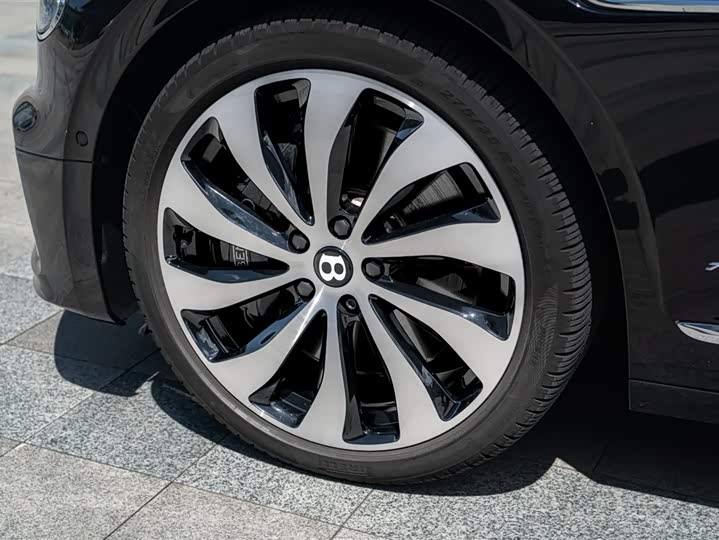 Bentley Flying Spur 2024 2024款 4.0T V8 雅度版