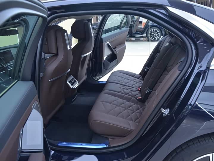 BMW 7 Series 2023 2023款 735Li M运动套装