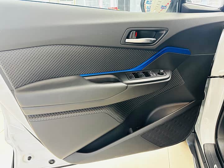 Toyota C-HR 2022 2022款 2.0L 舒适版