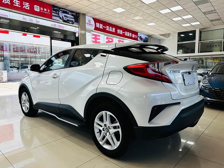 Toyota C-HR 2022 2022款 2.0L 舒适版