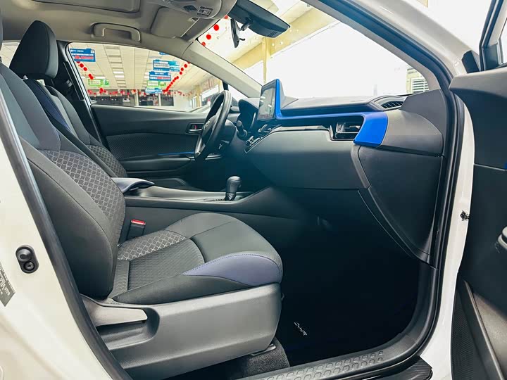 Toyota C-HR 2022 2022款 2.0L 舒适版