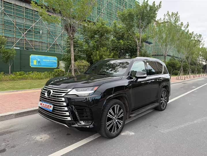 2025 Lexus LX