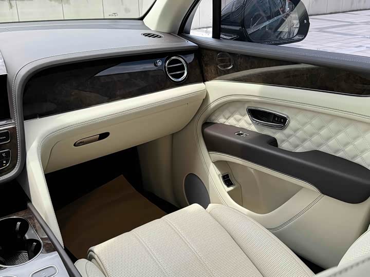 Bentley Bentayga Hybrid 2024 2024款 3.0T PHEV