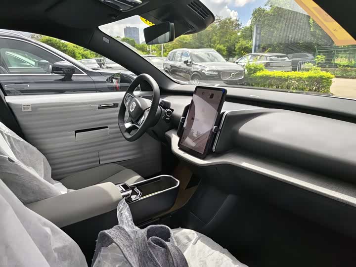 Volvo EX30 2025 2025款 后驱长续航版 Plus