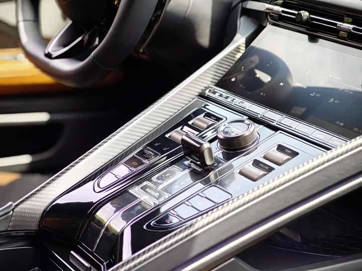 Aston Martin DB12 2025 2025款 4.0T V8 Coupe