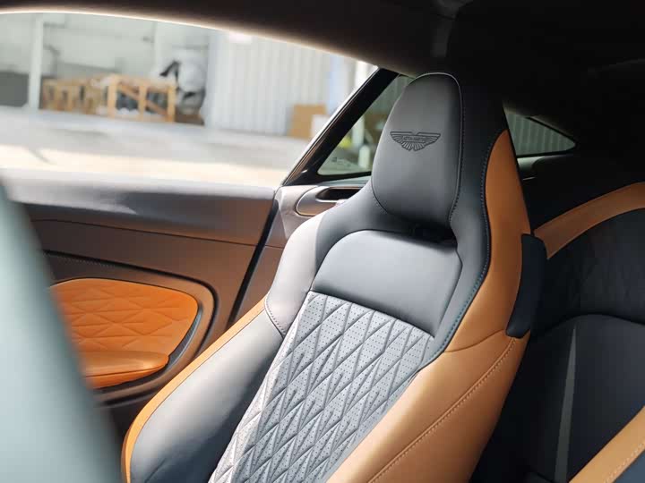 Aston Martin DB12 2025 2025款 4.0T V8 Coupe