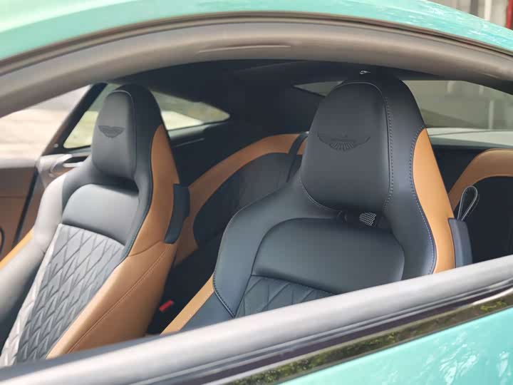 Aston Martin DB12 2025 2025款 4.0T V8 Coupe