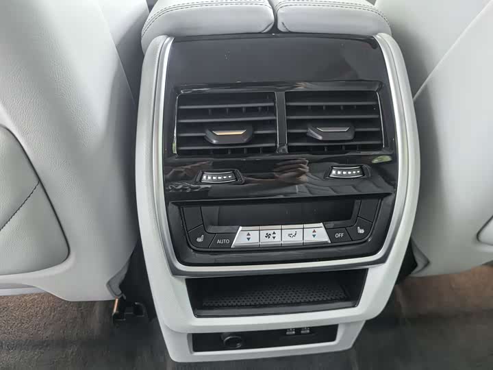 BMW XM 2023 2023款 基本型