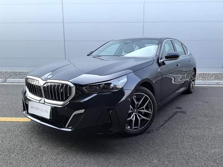 BMW i5 2024 2024款 eDrive 35L M运动套装