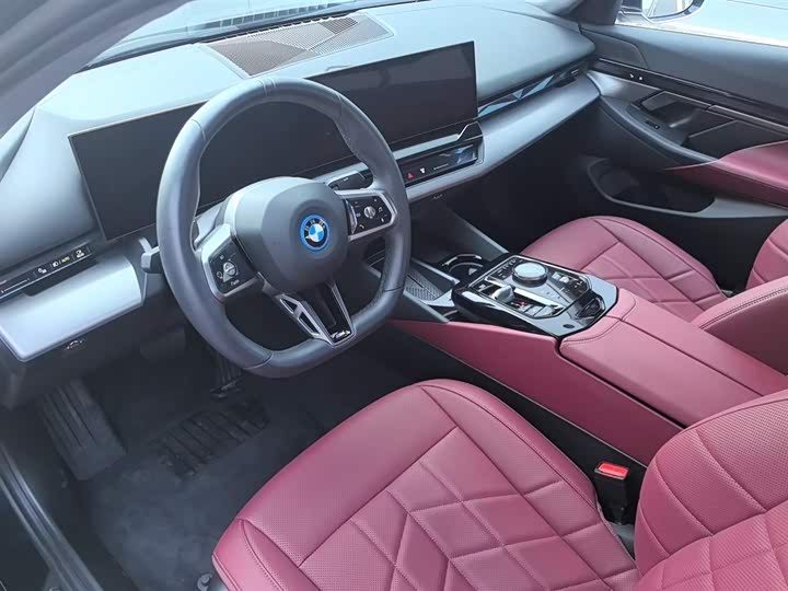 BMW i5 2024 2024款 eDrive 35L M运动套装