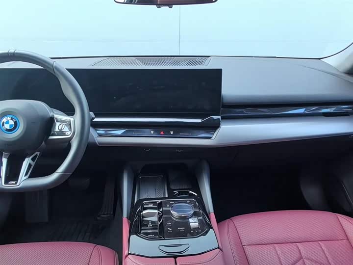 BMW i5 2024 2024款 eDrive 35L M运动套装