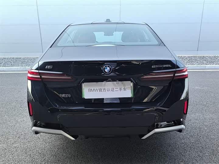 BMW i5 2024 2024款 eDrive 35L M运动套装