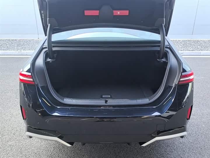 BMW i5 2024 2024款 eDrive 35L M运动套装