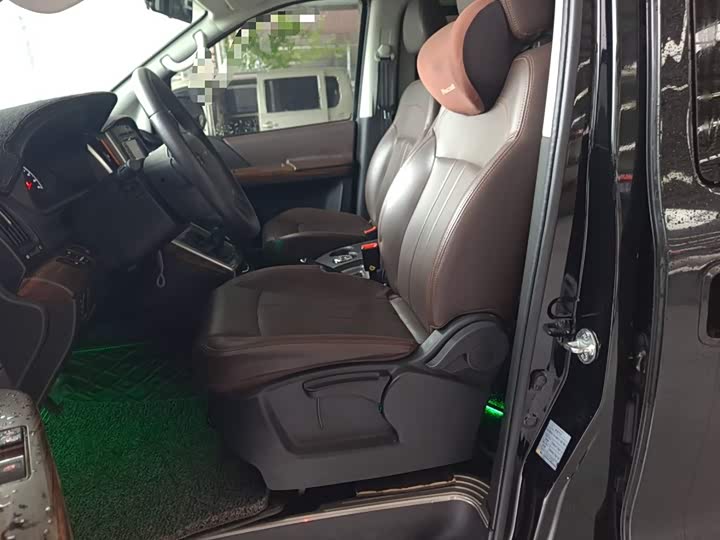 Dongfeng Forthing Lingzhi Plus 2021 2021款 2.0L 手动豪华型 7座