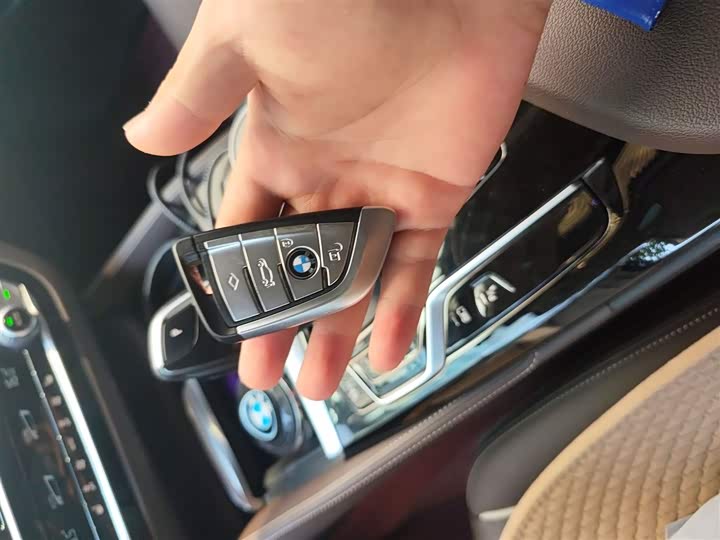 BMW 5 Series Hybrid 2022 2022款 改款 535Le 豪华套装