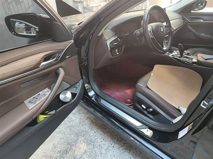 BMW 5 Series Hybrid 2022 2022款 改款 535Le 豪华套装