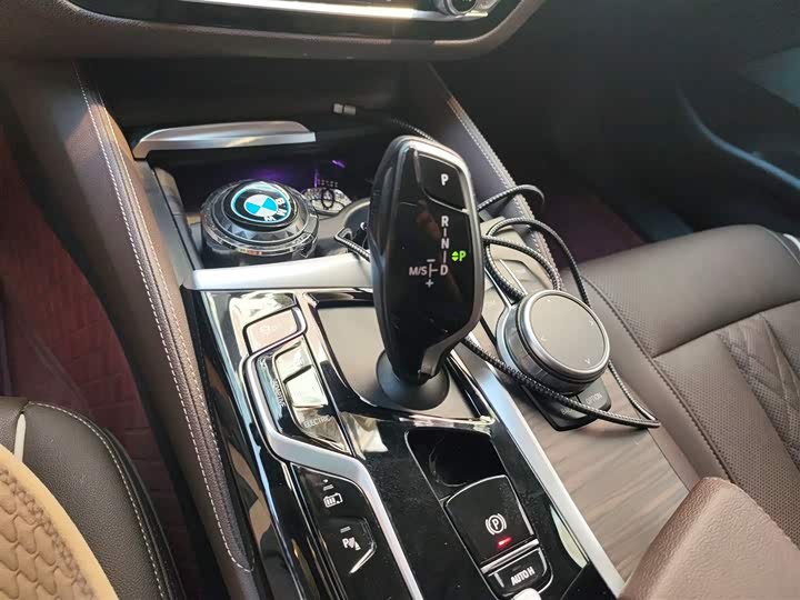 BMW 5 Series Hybrid 2022 2022款 改款 535Le 豪华套装