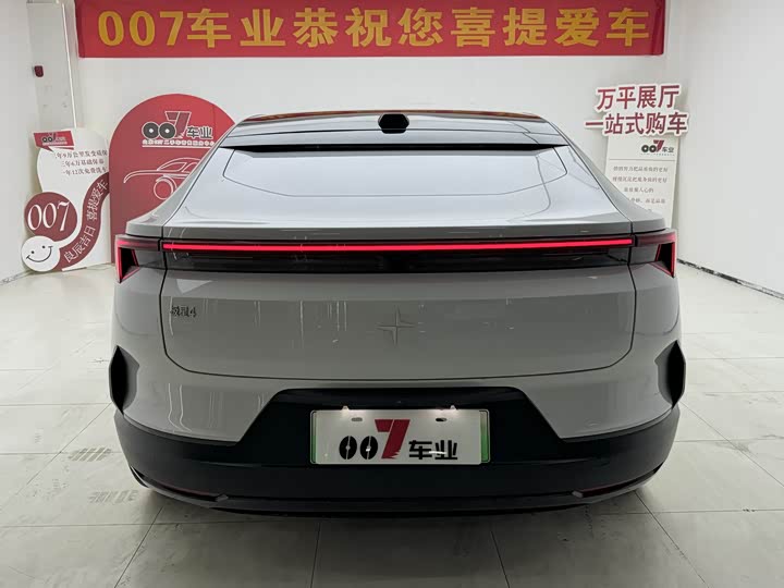 Polestar 4 2023 2023款 单电机标准续航PLUS