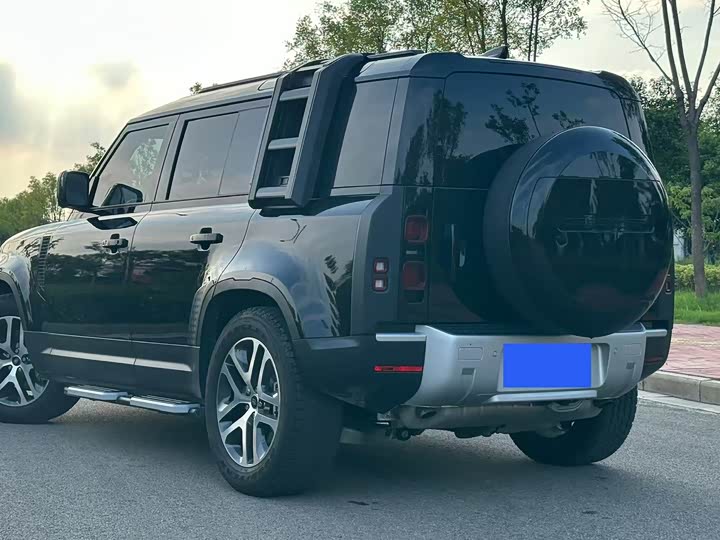 2025 Land Rover Defender