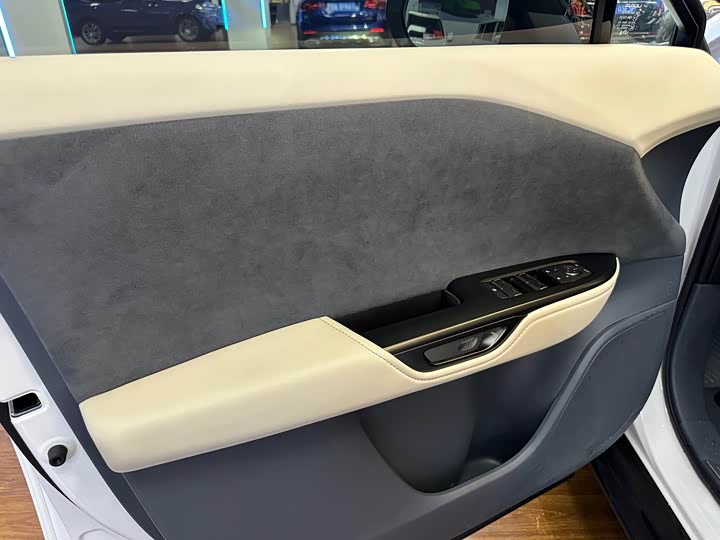 Lexus RZ 2023 2023款 450e 四驱纵领版