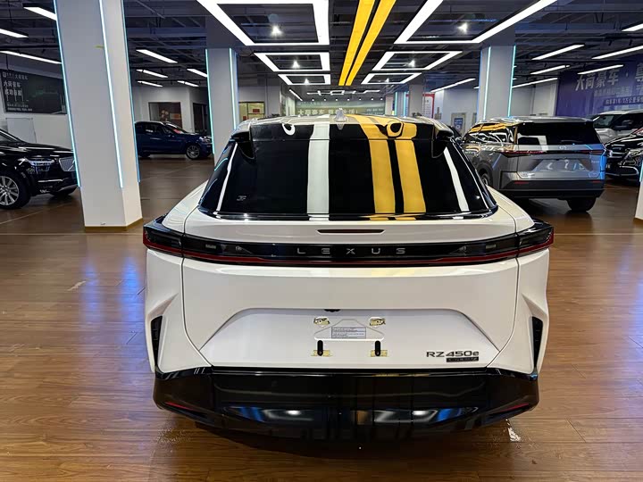 Lexus RZ 2023 2023款 450e 四驱纵领版