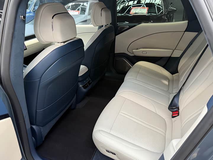 Zeekr 007 2024 2024款 后驱版 75kWh