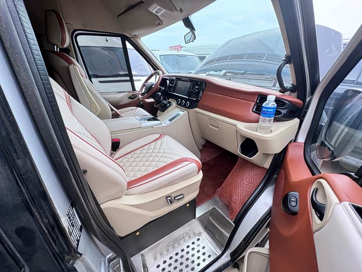 Ford Transit New 2021 2021款 2.2T手动物流车Pro长轴7座中顶国VI