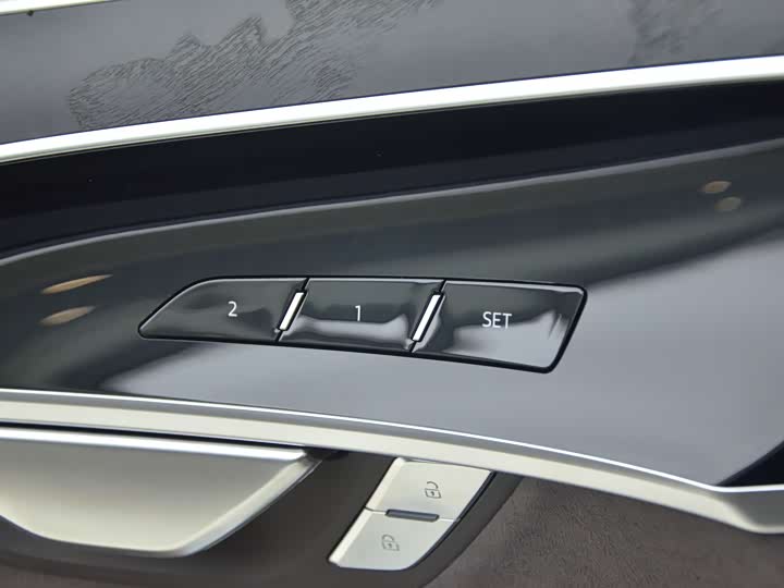 Audi A8 2025 2025款 A8L 45 TFSI quattro 豪华型