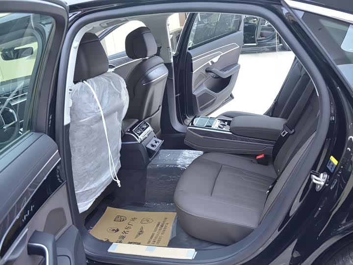 Audi A8 2025 2025款 A8L 45 TFSI quattro 豪华型