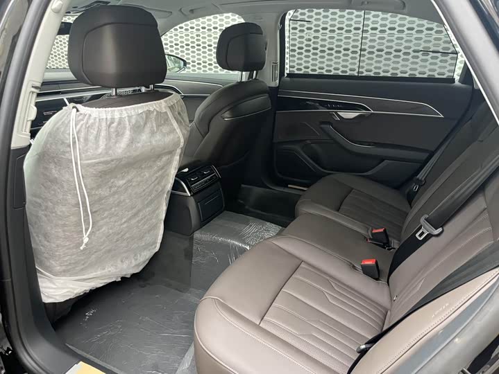 Audi A8 2025 2025款 A8L 45 TFSI quattro 豪华型