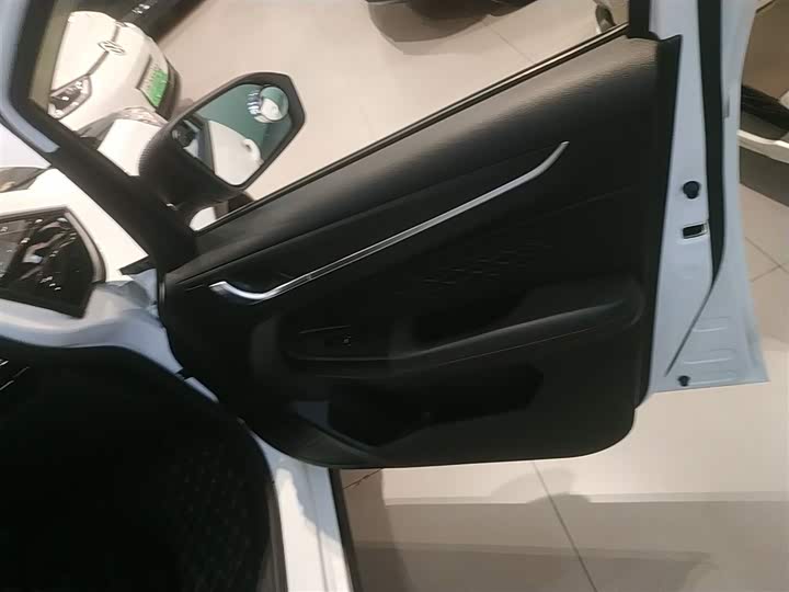 Geely Vision X3 2021 2021款 PRO 1.5L CVT尊贵型