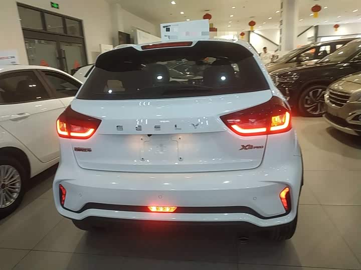 Geely Vision X3 2021 2021款 PRO 1.5L CVT尊贵型