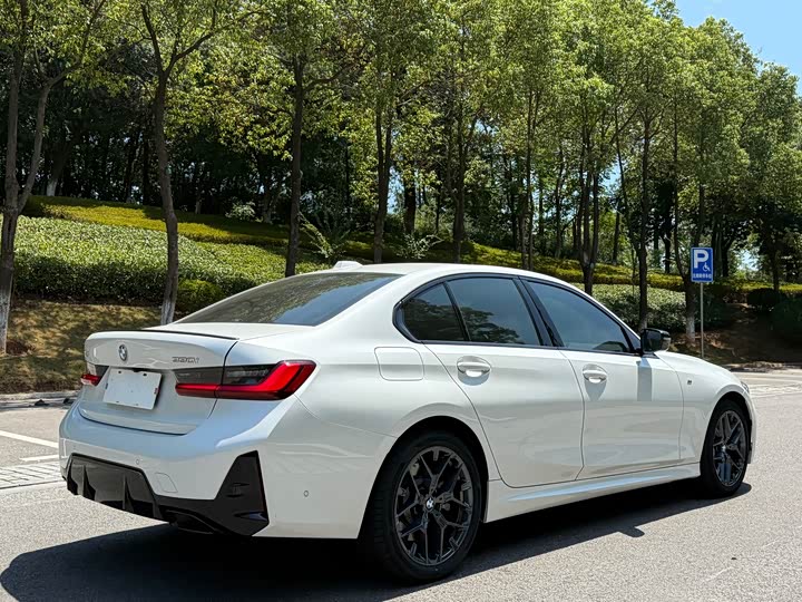 BMW 3 Series 2025 2025款 330i M运动曜夜套装