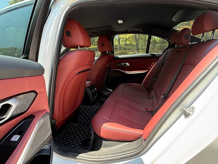 BMW 3 Series 2025 2025款 330i M运动曜夜套装